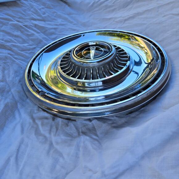 Buick Special 1960s Hubcap Chrome 14" Black Enamel Logo Vintage Skylark - Picture 10 of 13